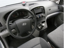 Фото Hyundai H-1 2.5 CRDi AT №17